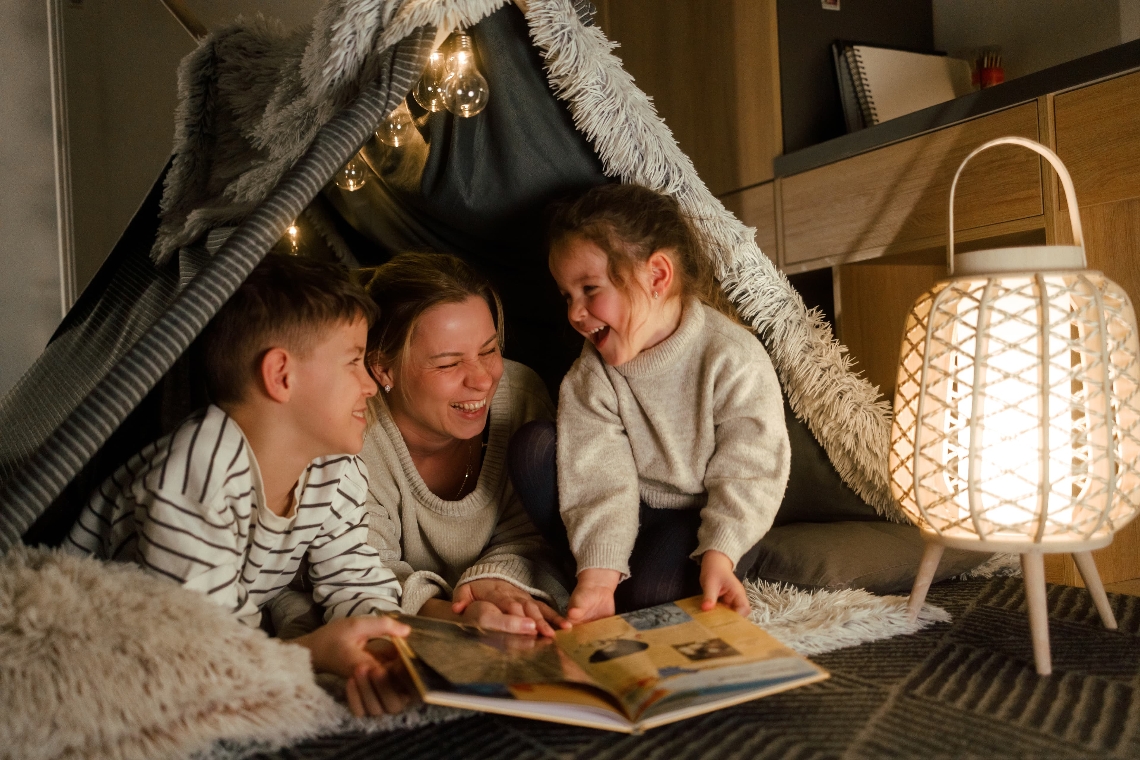 Personalisiertes Wimmelbuch für Geschwister: Ein Buch, das alle begeistert